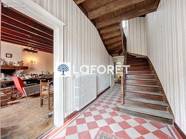 Maison 6 pièces 216 m²