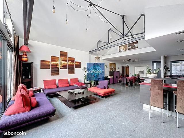 Maison 6 pièces 216 m²