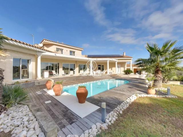 Maison 6 pièces 216 m²