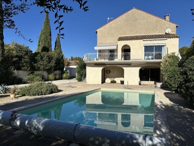 Maison 6 pièces 216 m²