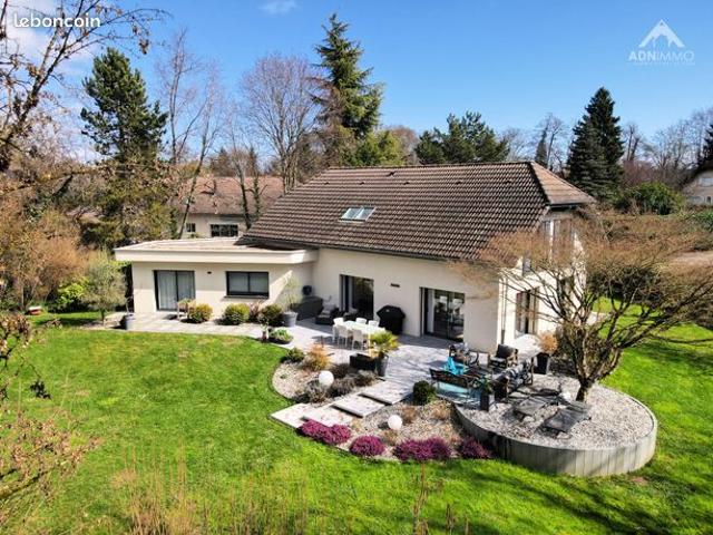Maison 6 pièces 216 m²