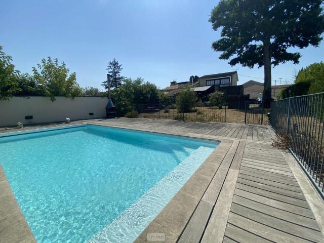 Maison 6 pièces 216 m²