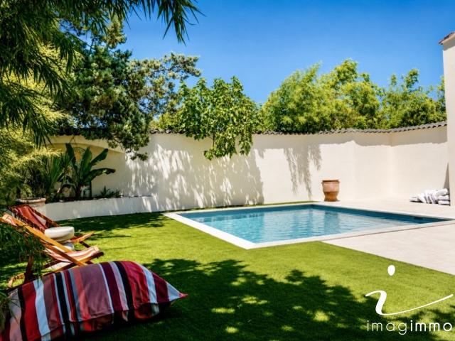Maison 6 pièces 216 m²
