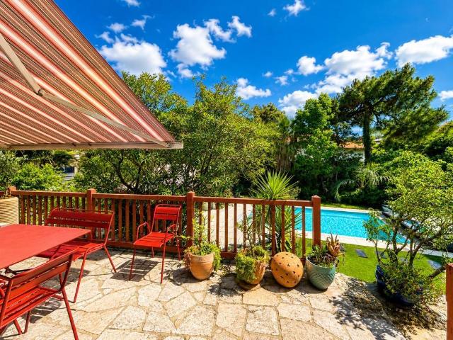 Maison 6 pièces 216 m²