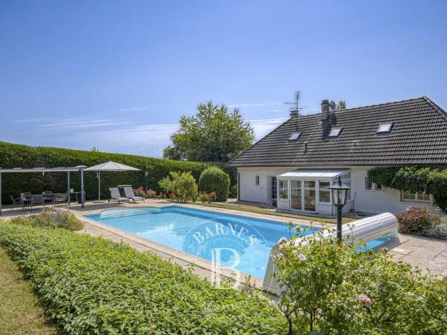 Maison 6 pièces 216 m²