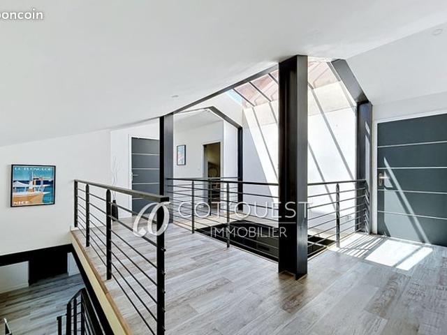 Maison 6 pièces 216 m²