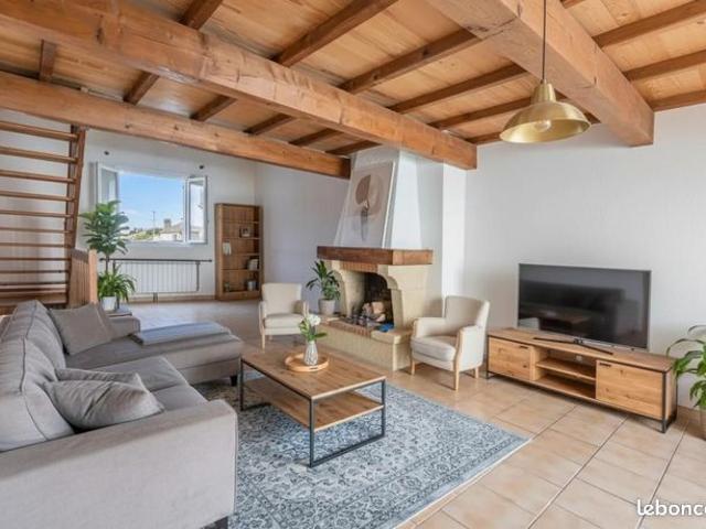 Maison 6 pièces 216 m²