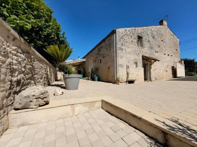 Maison 6 pièces 216 m²