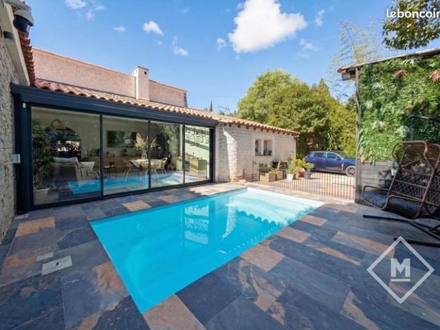 Maison 6 pièces 216 m²