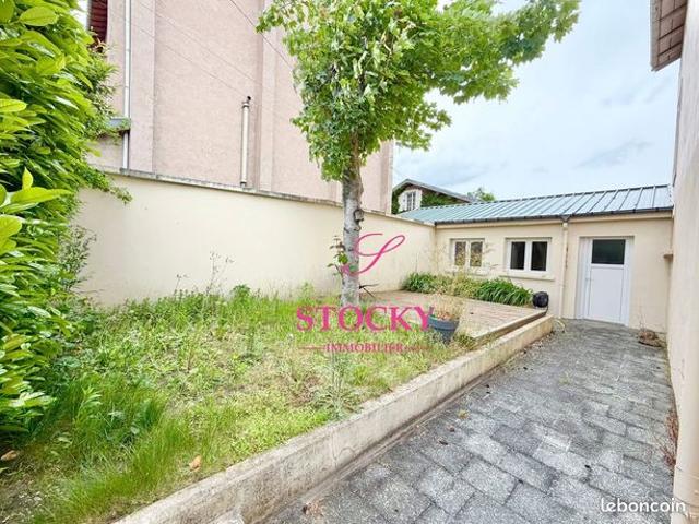 Maison 6 pièces 217 m²