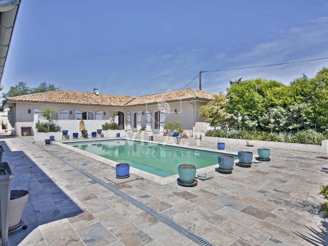 Maison 6 pièces 217 m²