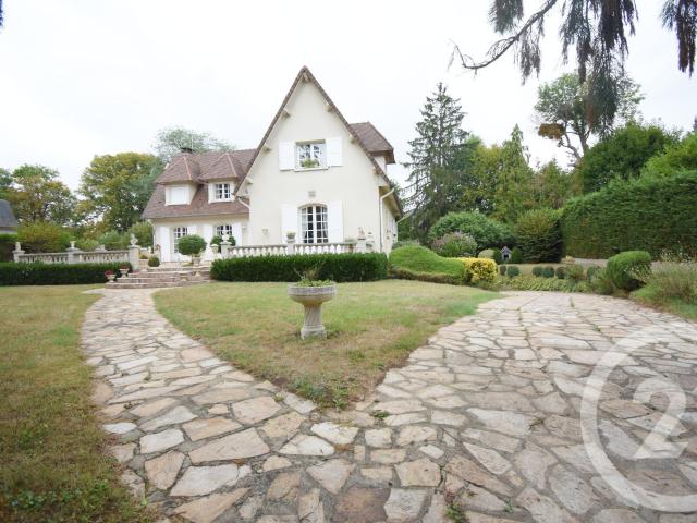 Maison 6 pièces 217 m²