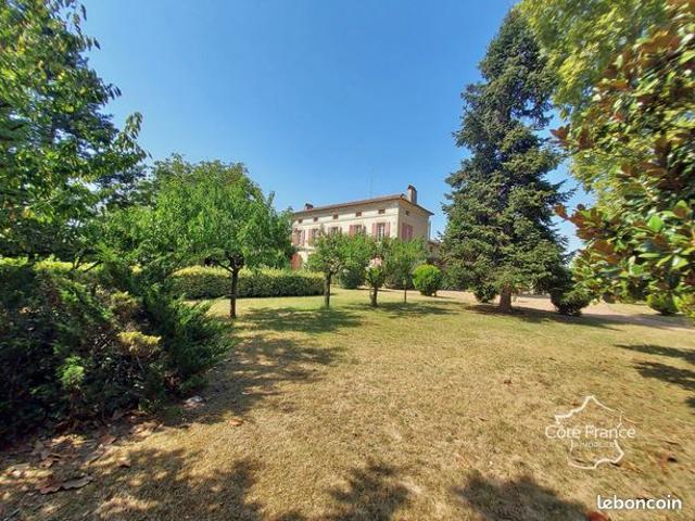Maison 6 pièces 217 m²