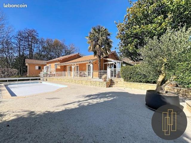 Maison 6 pièces 217 m²