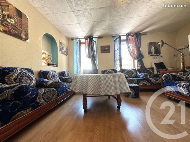 Maison 6 pièces 217 m²