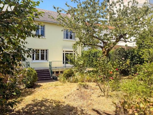 Maison 6 pièces 217 m²