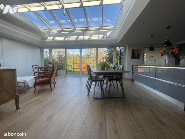 Maison 6 pièces 217 m²