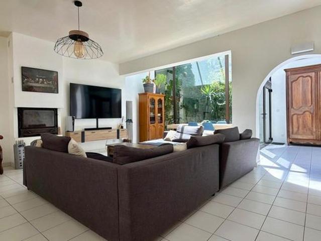 Maison 6 pièces 217 m²