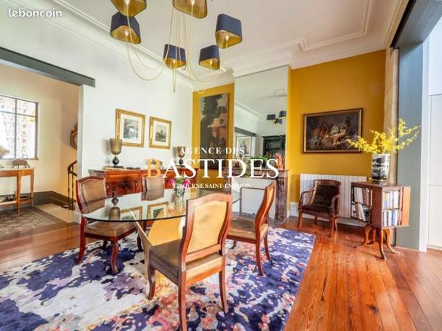 Maison 6 pièces 217 m²