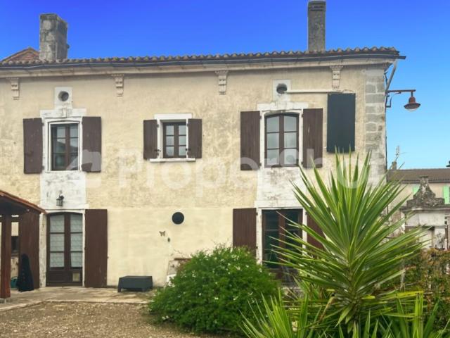 Maison 6 pièces 217 m²