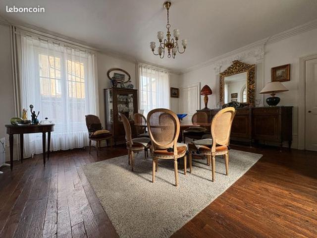 Maison 6 pièces 218 m²