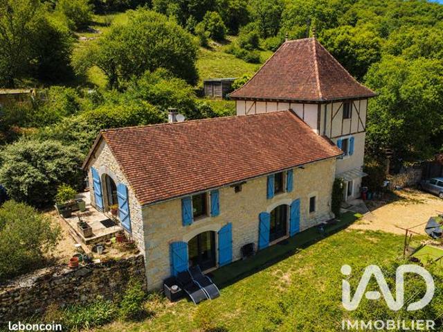 Maison 6 pièces 218 m²