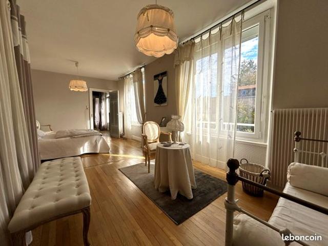 Maison 6 pièces 218 m²