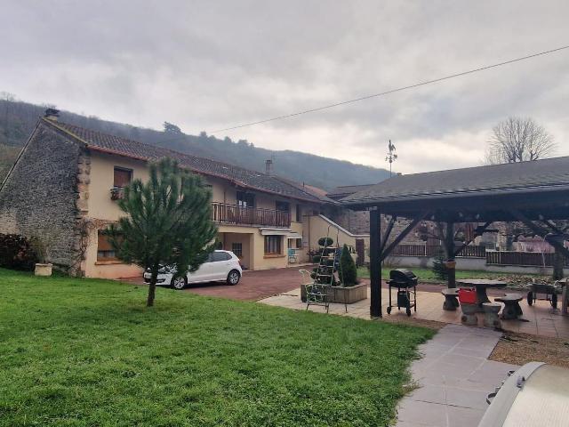 Maison 6 pièces 218 m²