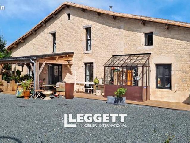 Maison 6 pièces 218 m²