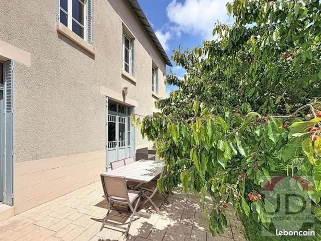 Maison 6 pièces 218 m²