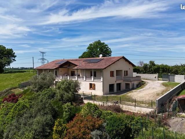 Maison 6 pièces 218 m²