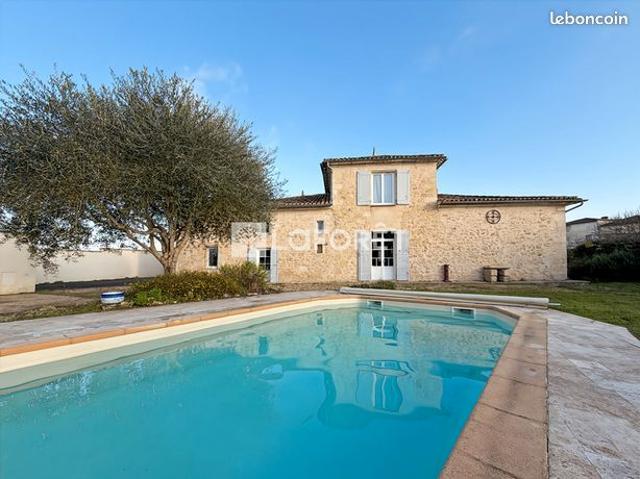 Maison 6 pièces 218 m²