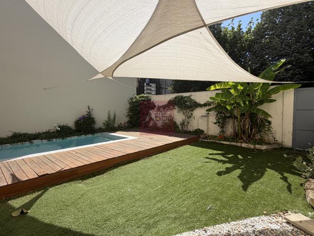 Maison 6 pièces 218 m²