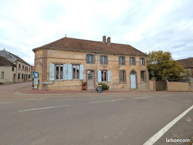 Maison 6 pièces 218 m²
