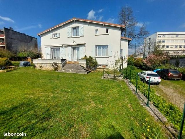 Maison 6 pièces 218 m²