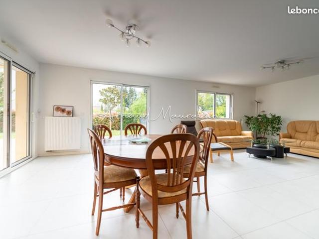 Maison 6 pièces 219 m²