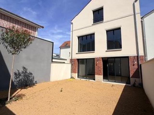 Maison 6 pièces 219 m²