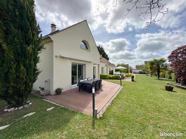 Maison 6 pièces 219 m²