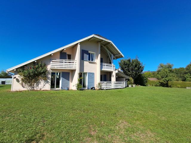 Maison 6 pièces 219 m²