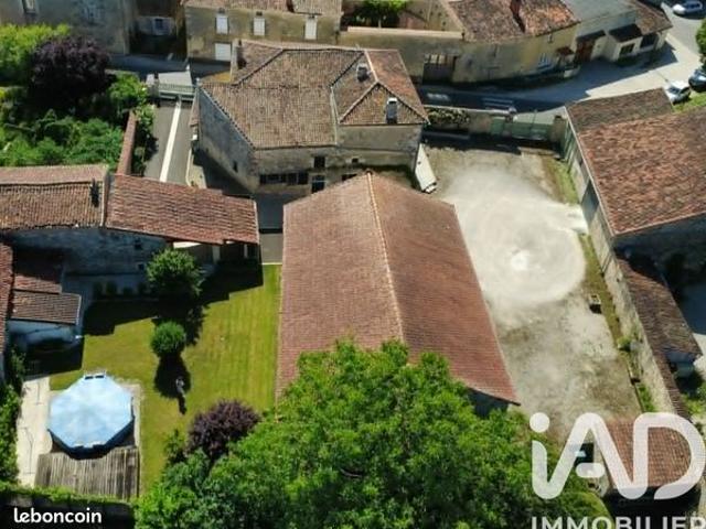 Maison 6 pièces 219 m²