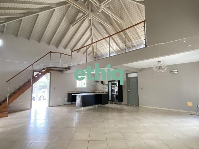 Maison 6 pièces 219 m²