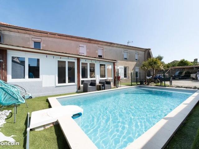 Maison 6 pièces 219 m²