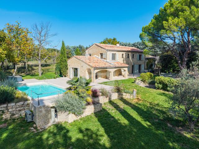Maison 6 pièces 219 m²
