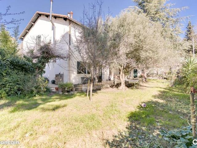 Maison 6 pièces 219 m²