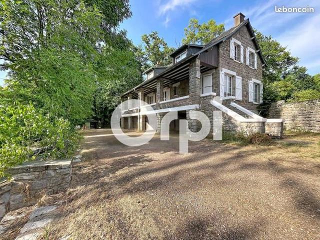 Maison 6 pièces 219 m²