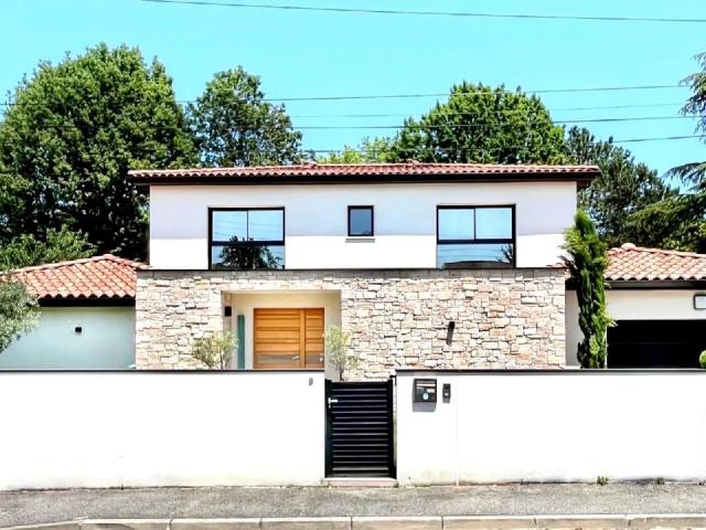Maison 6 pièces 219 m²
