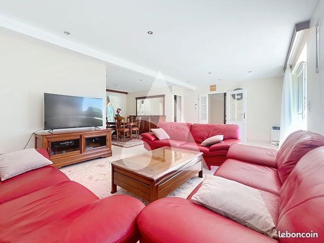 Maison 6 pièces 219 m²
