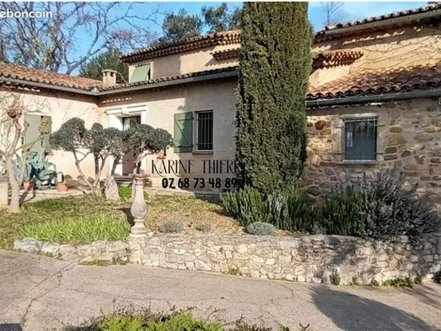 Maison 6 pièces 219 m²