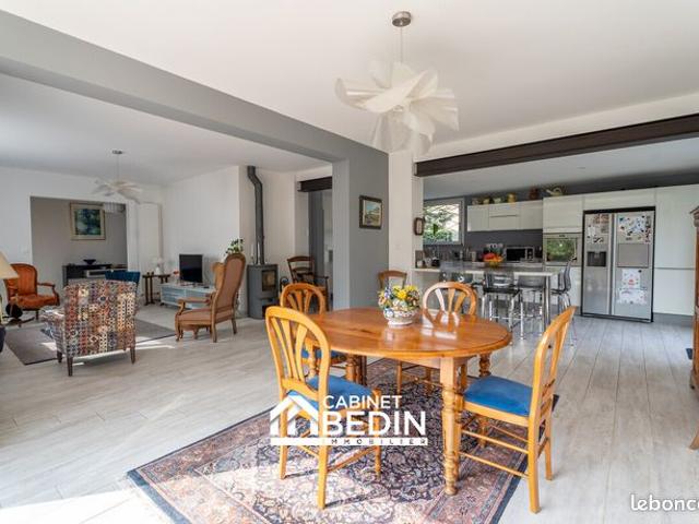 Maison 6 pièces 210 m²