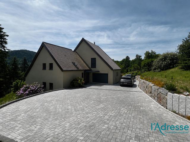 Maison 6 pièces 210 m²